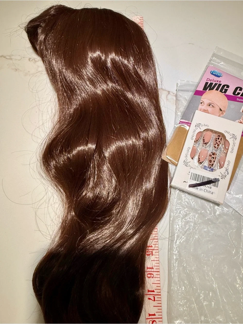 HAIR, 26” Wavy Center Part with Bangs with accessories, Brown